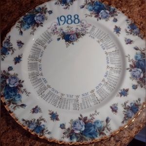 Royal Albert Midnight Rose 1988 calendar plate